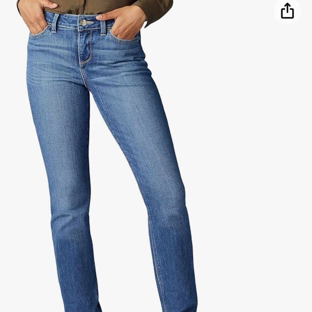 Lee “secretly shapes” straight leg jeans